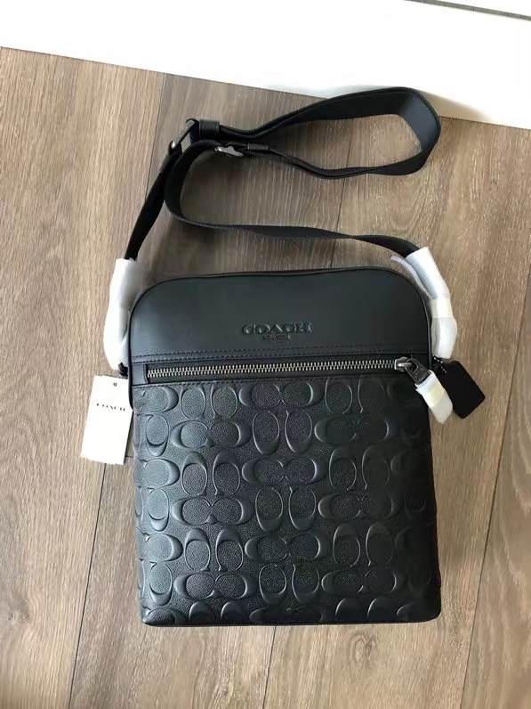 Coach C家 4009新款男士包飞行员包简单款斜挎包 头层荔枝纹牛皮材质
