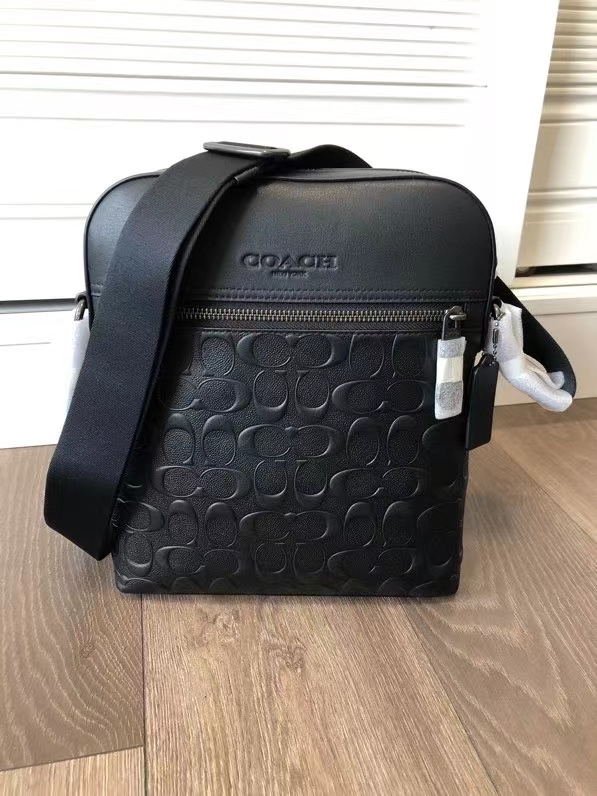 Coach C家 4009新款男士包飞行员包简单款斜挎包 头层荔枝纹牛皮材质