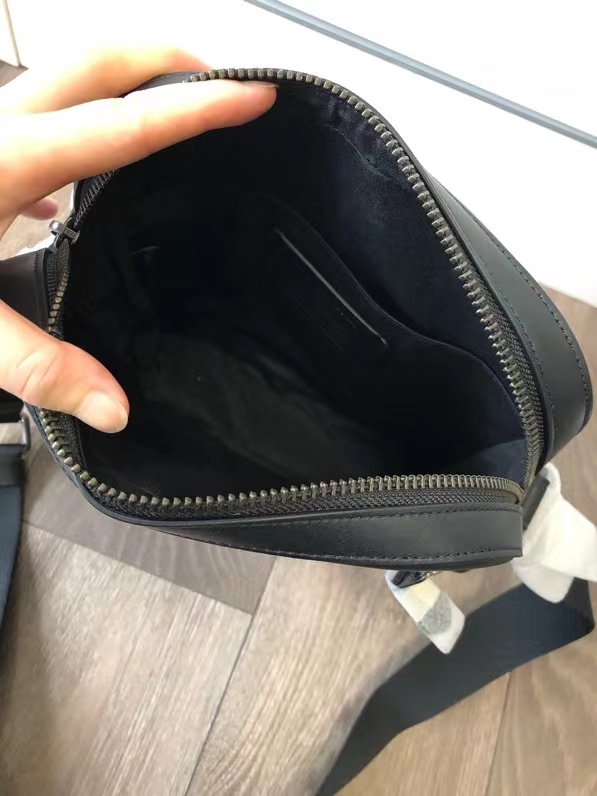 Coach C家 4009新款男士包飞行员包简单款斜挎包 头层荔枝纹牛皮材质