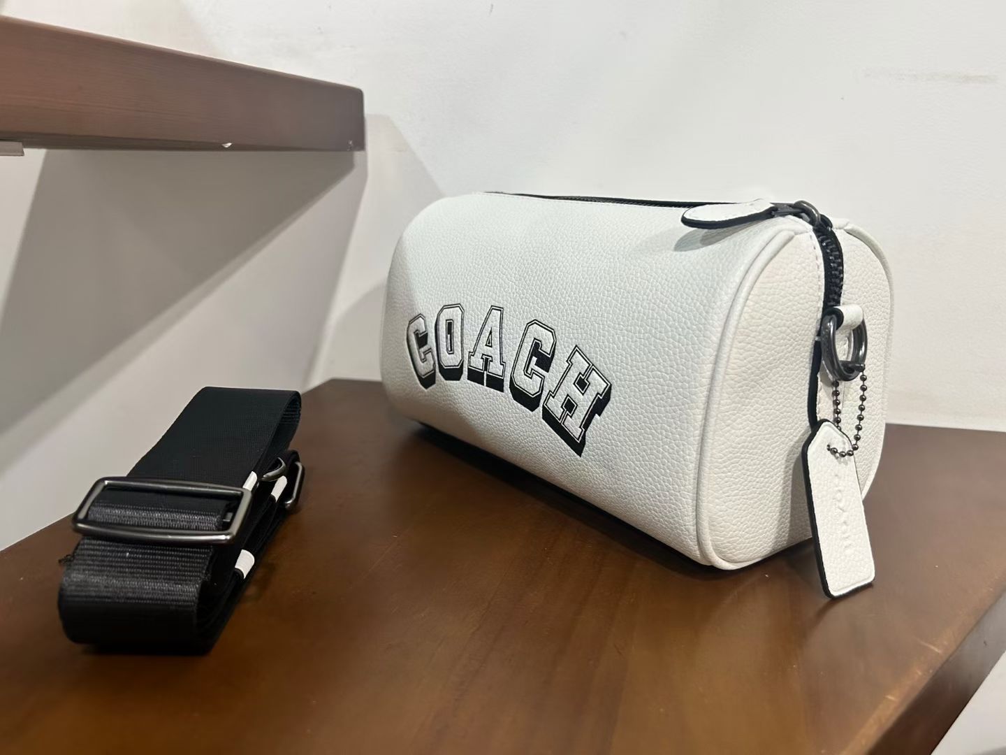 Coach coach新款CAJ41 荔枝纹24号行李包～lv24号平替枕头包 男女通用款 可做 标志印花帆布涂层配牛皮革