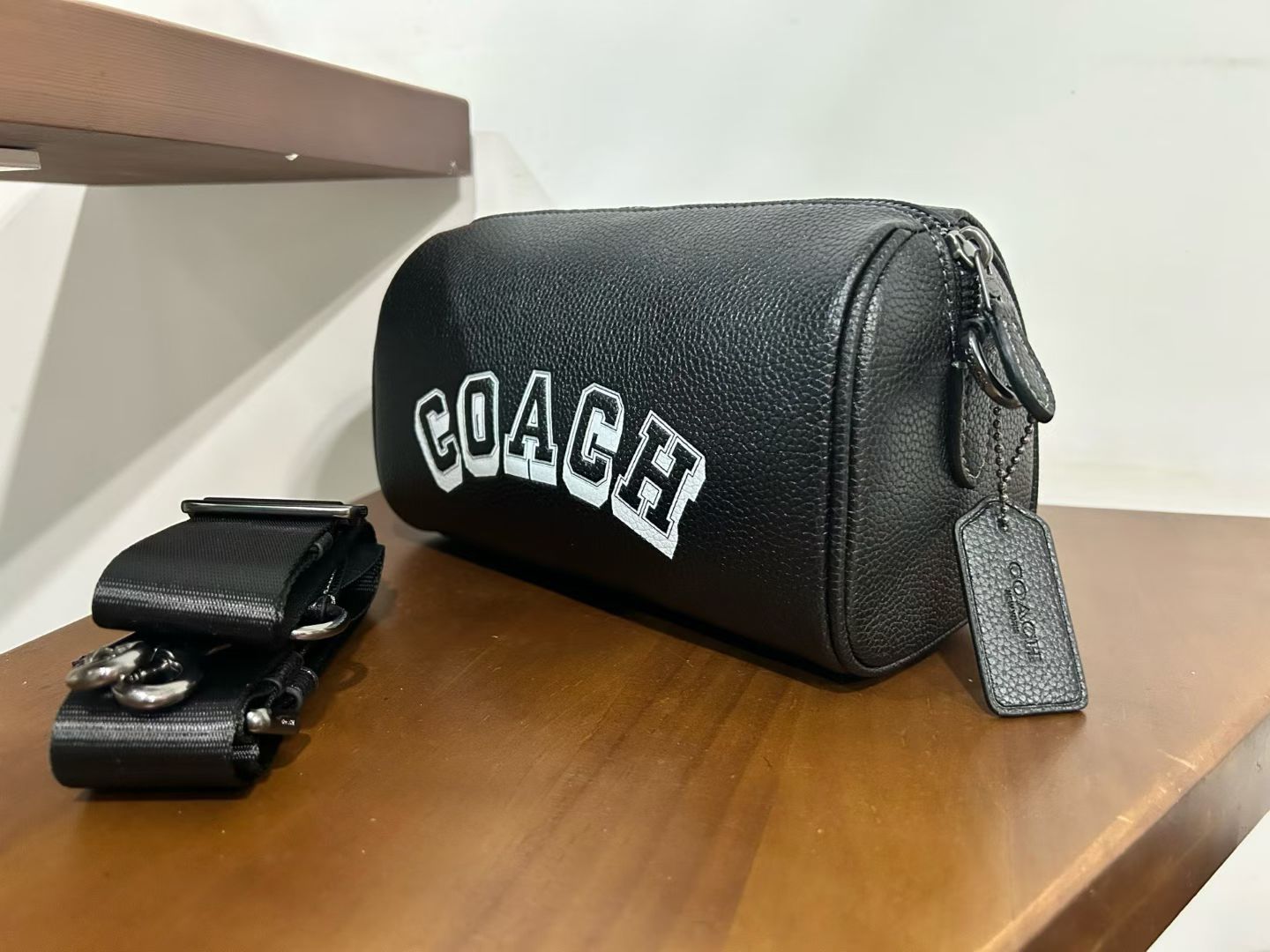 Coach coach新款CAJ41 荔枝纹24号行李包～lv24号平替枕头包 男女通用款 可做 标志印花帆布涂层配牛皮革