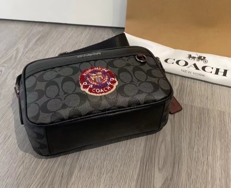 Coach Coach11月新品 C5810 CCG30 CBI86男士学院风相机包 双隔层设计 超柔软牛皮材质 非常洋气 上档次 范十足