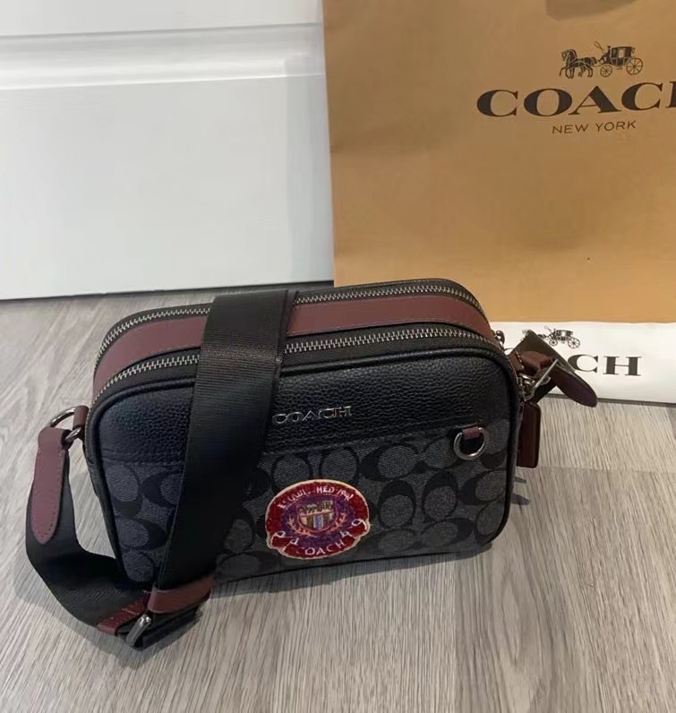 Coach Coach11月新品 C5810 CCG30 CBI86男士学院风相机包 双隔层设计 超柔软牛皮材质 非常洋气 上档次 范十足