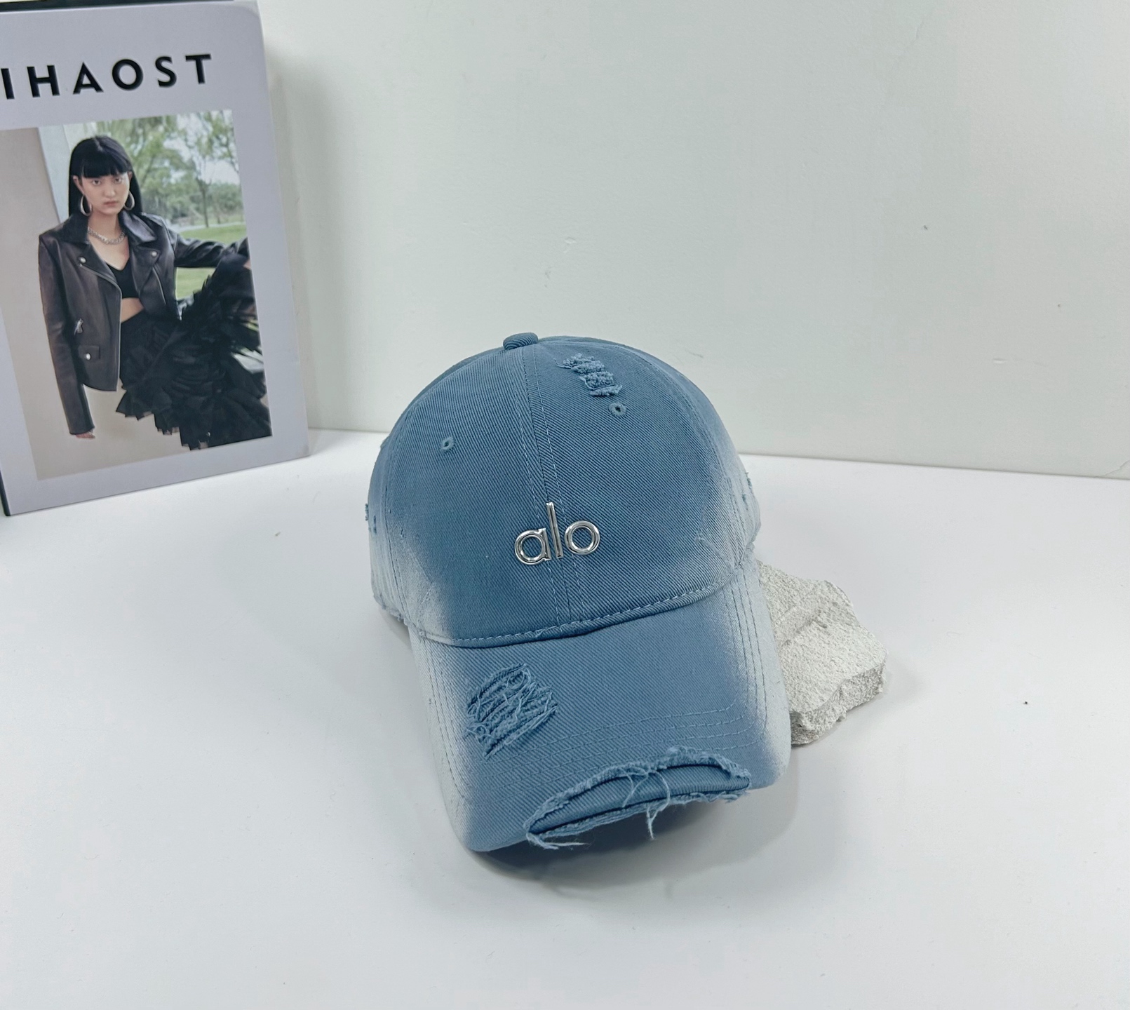  alo 新款定制棒球帽
🧢 设计感满满
日常穿搭 甜酷十足‼️
洋气 高级 不挑人‼️
