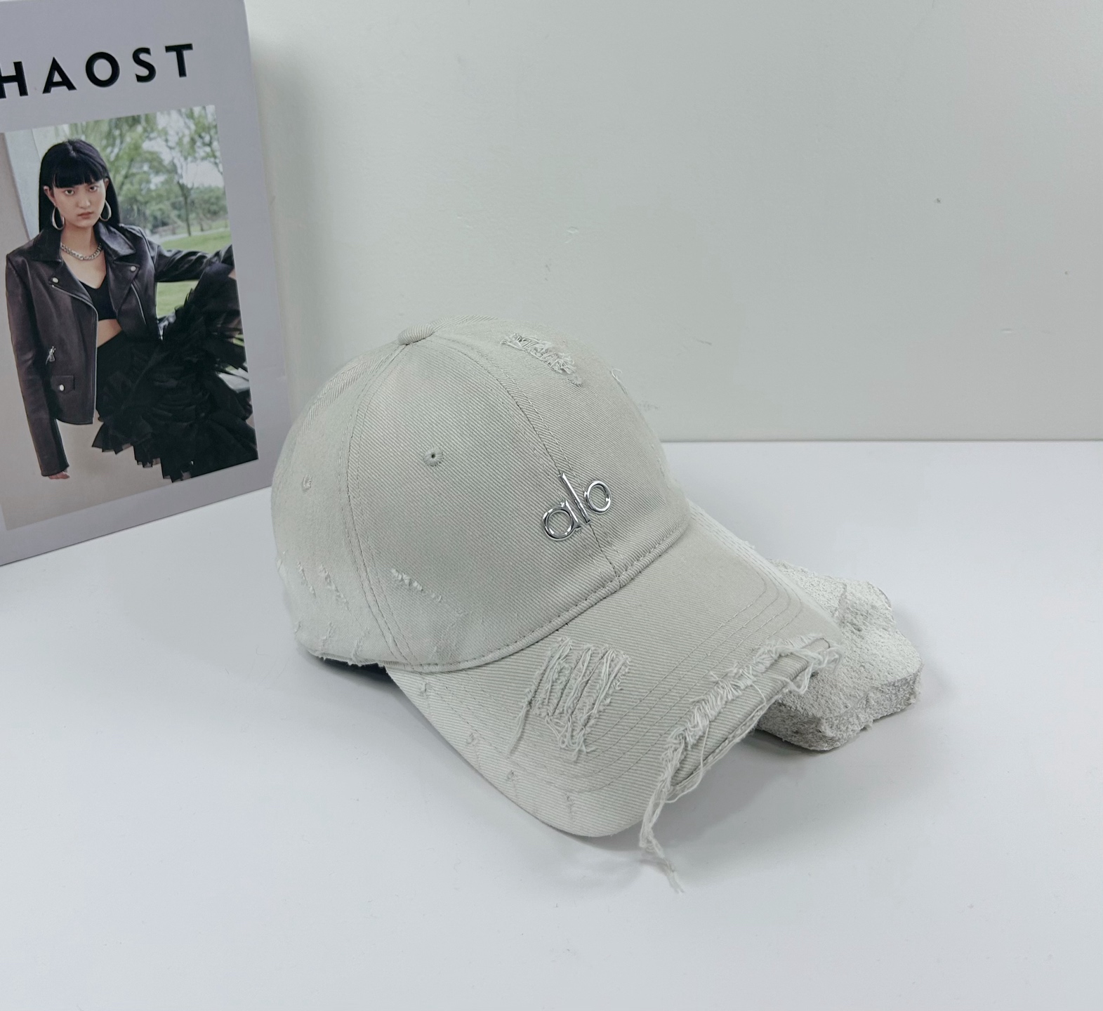  alo 新款定制棒球帽
🧢 设计感满满
日常穿搭 甜酷十足‼️
洋气 高级 不挑人‼️