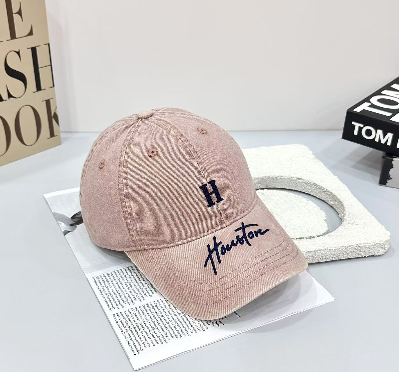  爱马仕Hermes 官网新品经典款 棒球帽🎩 原单品质 火爆来袭。 工艺非常精美爱心 高档大气上档次 