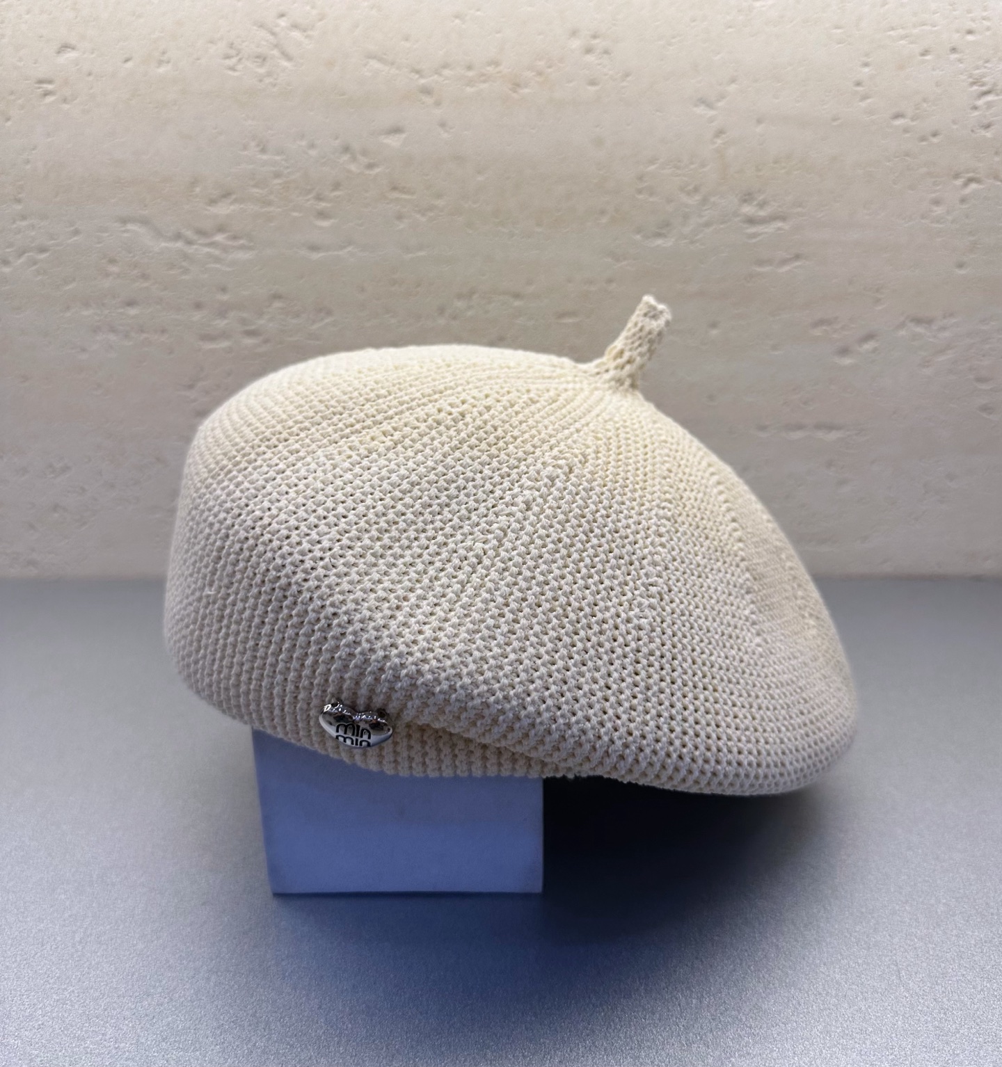 NO:357686,Miumiu original single autumn and winter new beret, authentic mold customization, original workmanship and excellent quality!  Hat Straw Hat Fisherman Hat Baseball Hat, Hats, Miumiu, espadrilles, hats谬谬miumiu 原单秋冬新款贝雷帽,正品开模订制,原版做工细致质量超赞！帽子草帽渔夫帽棒球帽,帽子,miumiu,espadrilles,hats,hat