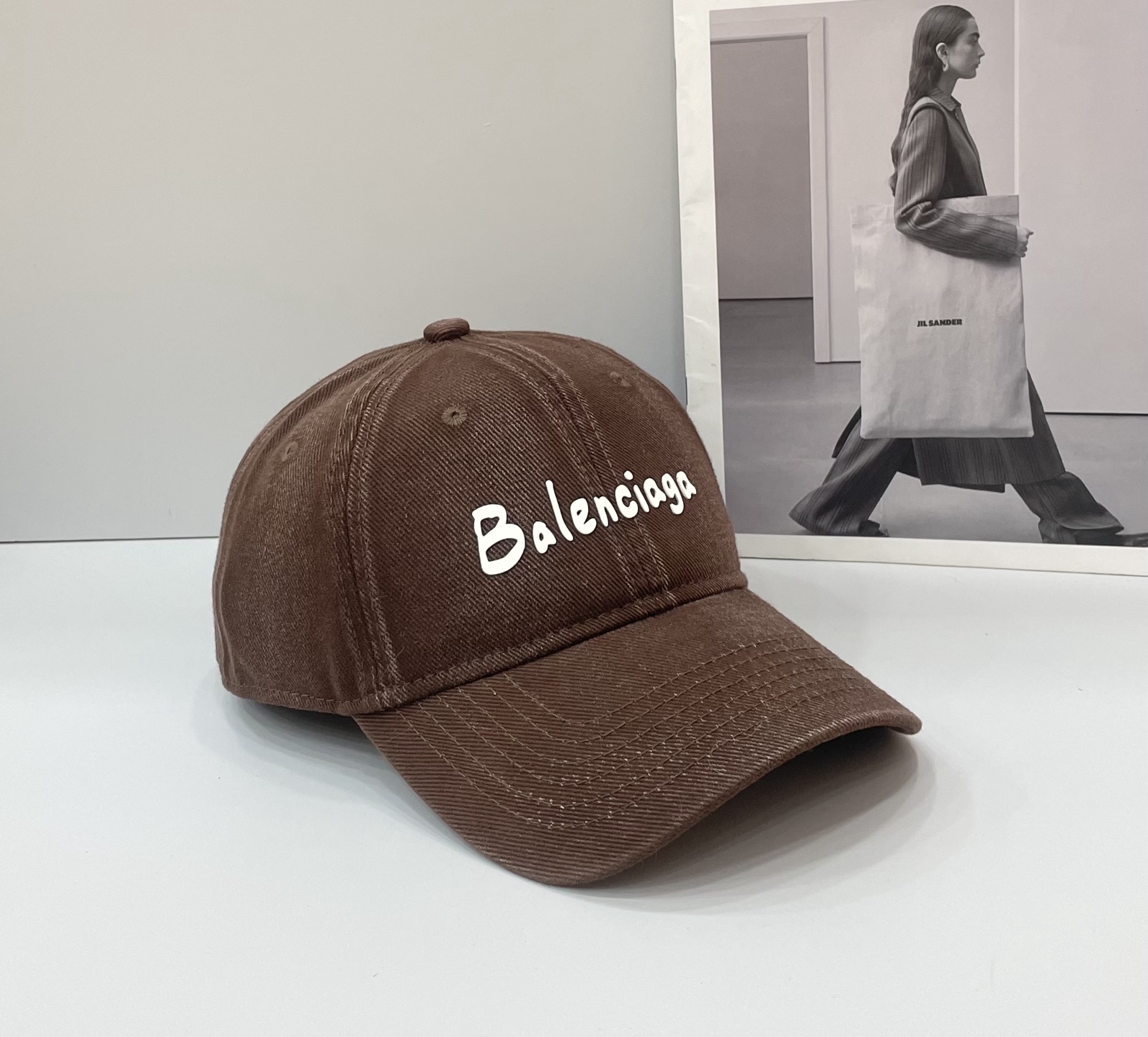  BALENCIAGA巴黎世家新款logo棒球帽，很酷的色系，男女佩戴都有不同style，第一批抢先出货