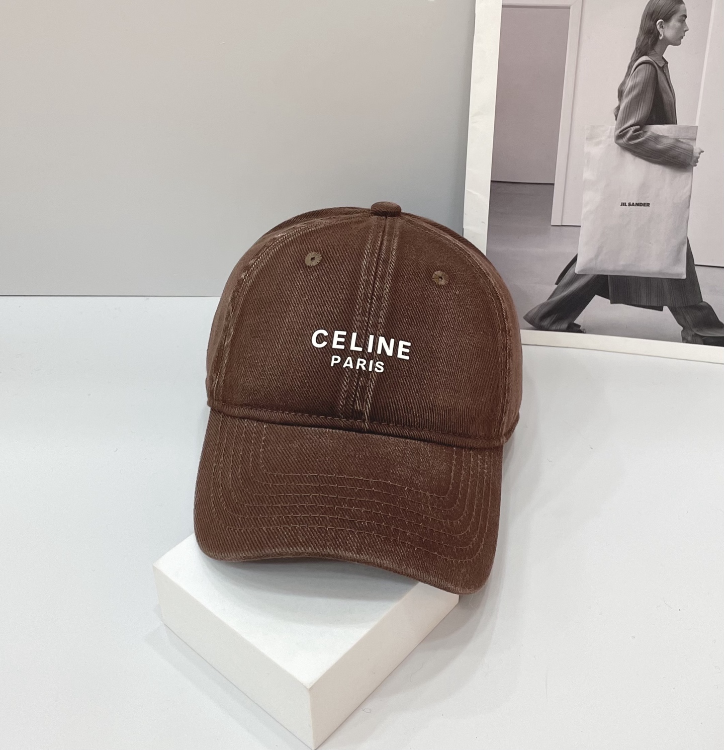  BALENCIAGA巴黎世家新款logo棒球帽，很酷的色系，男女佩戴都有不同style，第一批抢先出货