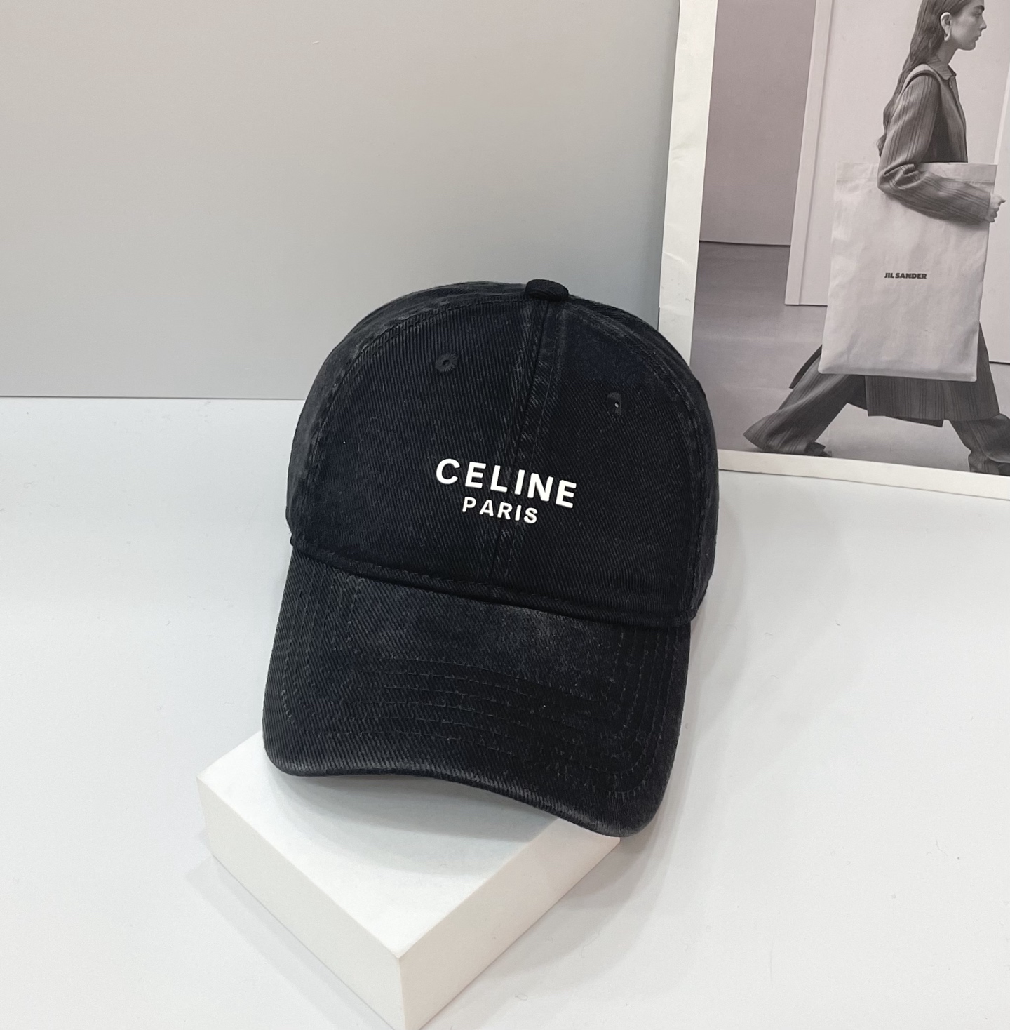  BALENCIAGA巴黎世家新款logo棒球帽，很酷的色系，男女佩戴都有不同style，第一批抢先出货