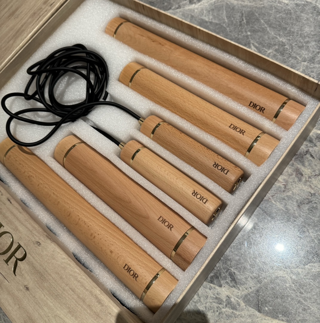 Dior Maison 推出全新健身用品套装,致敬身心健康与自我肯定 6