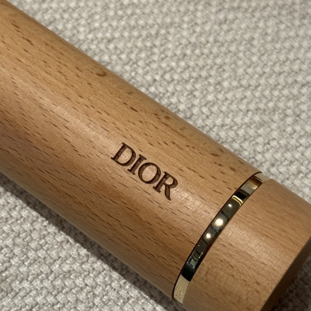 -A rare masterpiece of art with super good texture captured in detailA v - Comprehensive 2