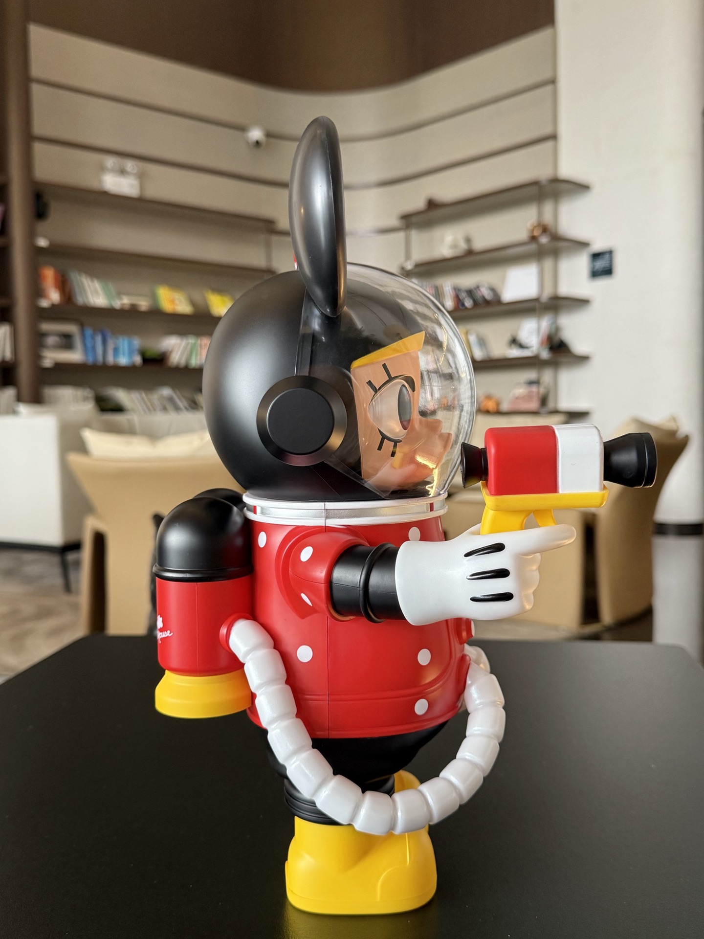 - Detailed product photography: actual item pictured. - Comprehensive 4
