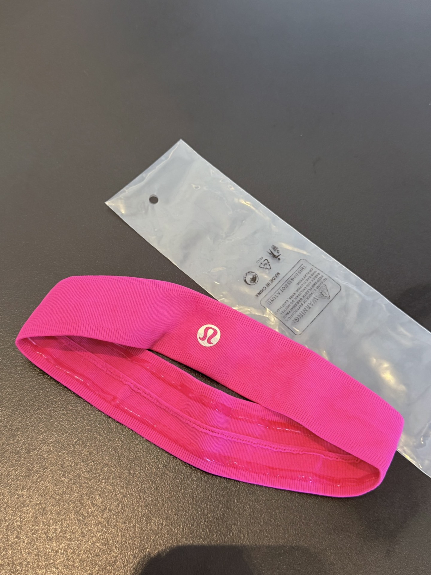 Bath towel, towel, headband, hair tie, and moisture-wicking socks - Comprehensive 5