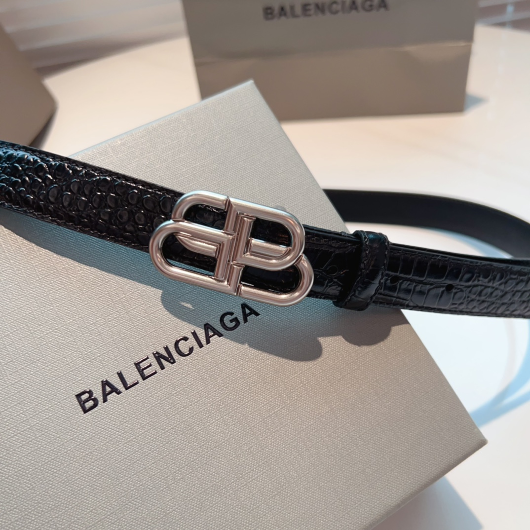 巴黎世家BalenciagaBB腰带！！腰带头是纯铜表面是鎏金的工艺不会是闪烁的金光应该说是雅致的金色8