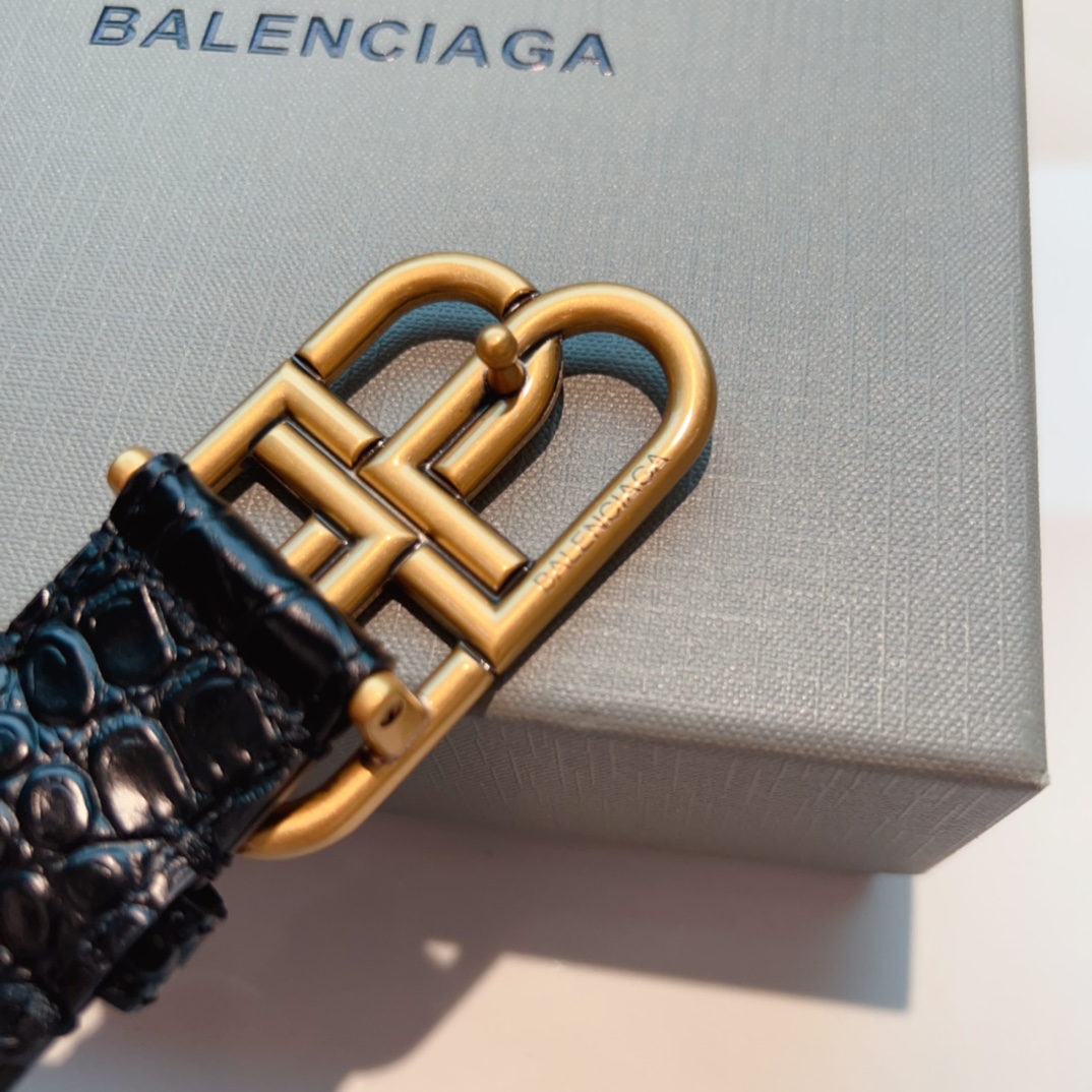 巴黎世家BalenciagaBB腰带！！腰带头是纯铜表面是鎏金的工艺不会是闪烁的金光应该说是雅致的金色8