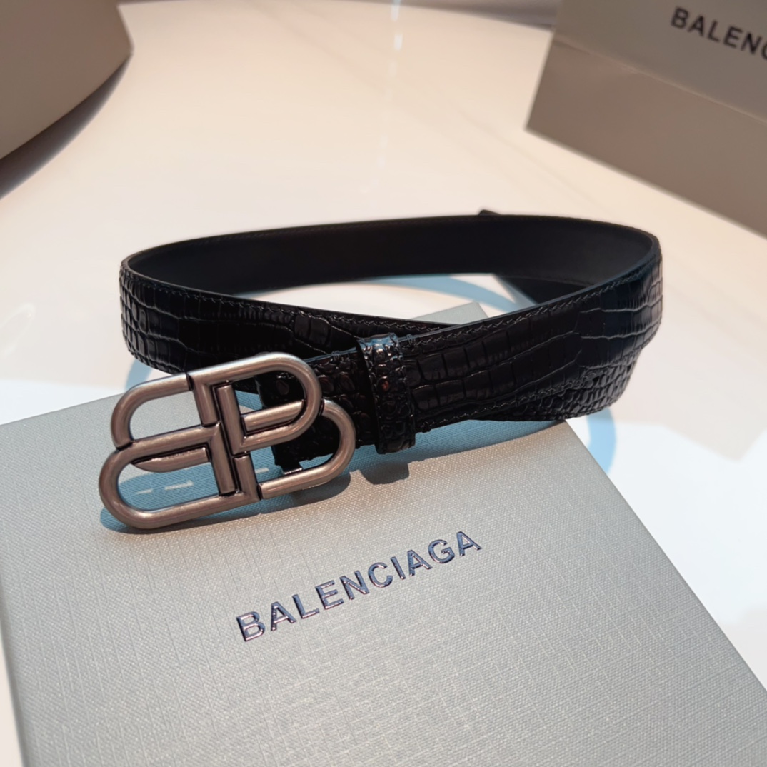 巴黎世家BalenciagaBB腰带！！腰带头是纯铜表面是鎏金的工艺不会是闪烁的金光应该说是雅致的金色8