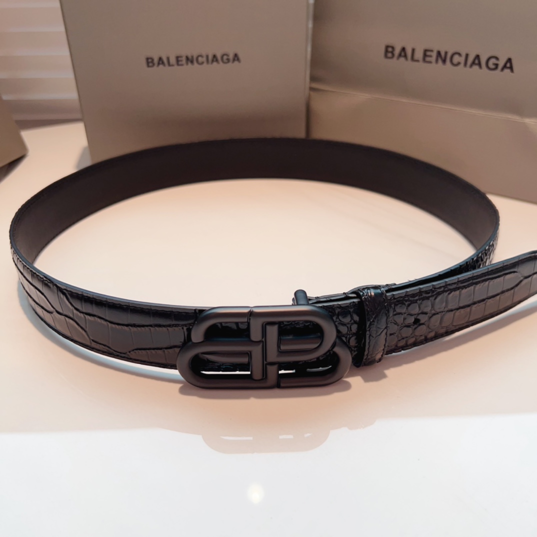 巴黎世家BalenciagaBB腰带！！腰带头是纯铜表面是鎏金的工艺不会是闪烁的金光应该说是雅致的金色8