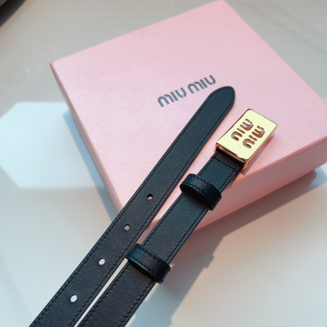 Stylish Leather Belt Enhancing Taste with Unique Logos and Texture Effects - 图片 4