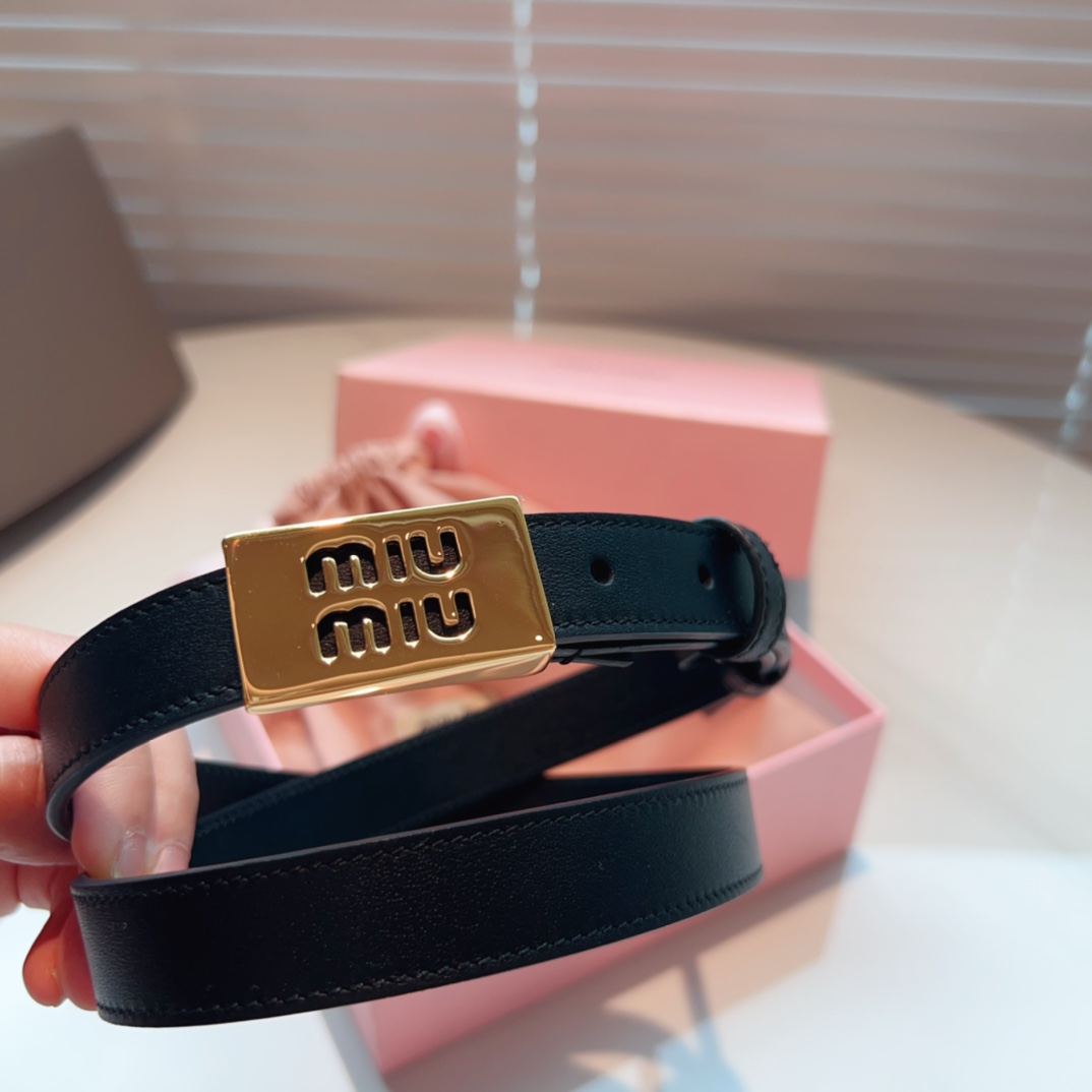 Stylish Leather Belt Enhancing Taste with Unique Logos and Texture Effects - 图片 5