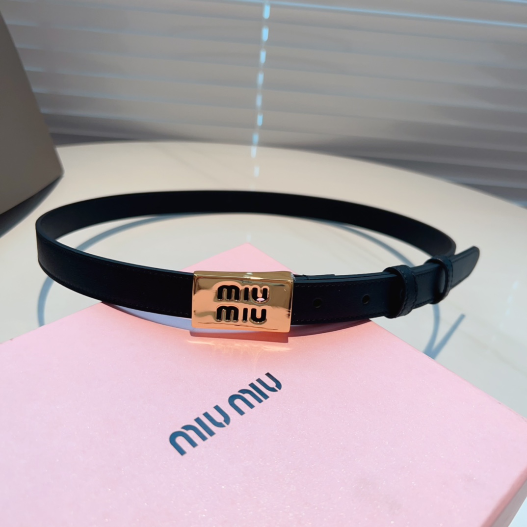 Stylish Leather Belt Enhancing Taste with Unique Logos and Texture Effects - 图片 3