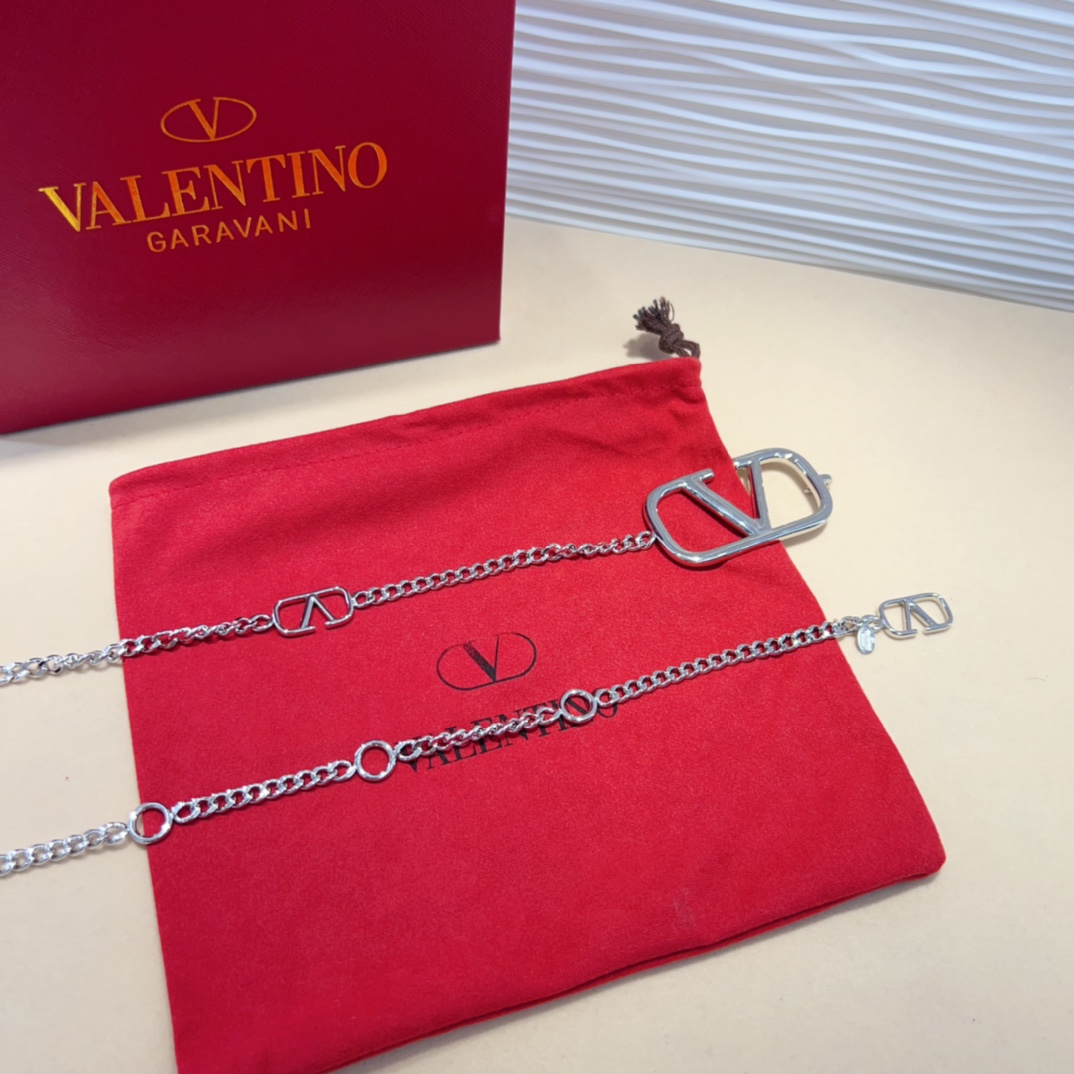 VALENTINOGARAVANIVLOGOSIGNATURE黄铜金属链条腰带配以迷你VLOGO细节-淡