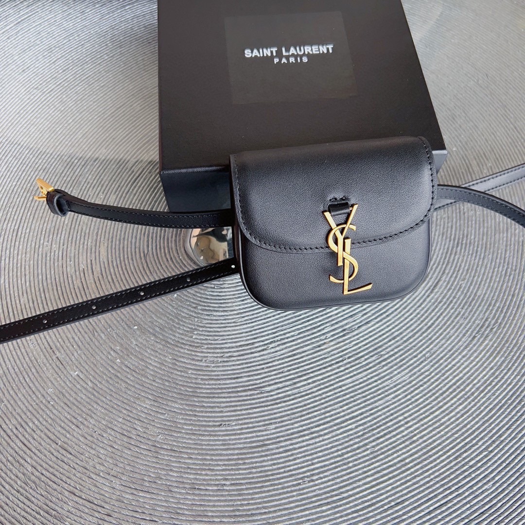 NO:140101,Original single Saint Laurent calfskin pin buckle Mid waist Gold finish metal parts Square belt buckle Removable mini TRIOMPHE bag Waist bag, oblique bag snap buckle closure Inner flat pocket All, belt, saint laurent, cowhide19860909原单 圣罗兰小牛皮针扣 中腰 金色饰面金属件 方形带扣 可拆卸迷你TRIOMPHE包 腰包,斜包按扣开合 内侧扁平口袋 均,皮带,saint laurent,cowhide,Belt