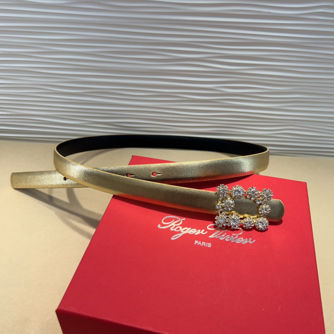 Flower Strass花钻腰带以雅致头层牛皮制成 Flower Strass 花钻腰带 腰带宽度