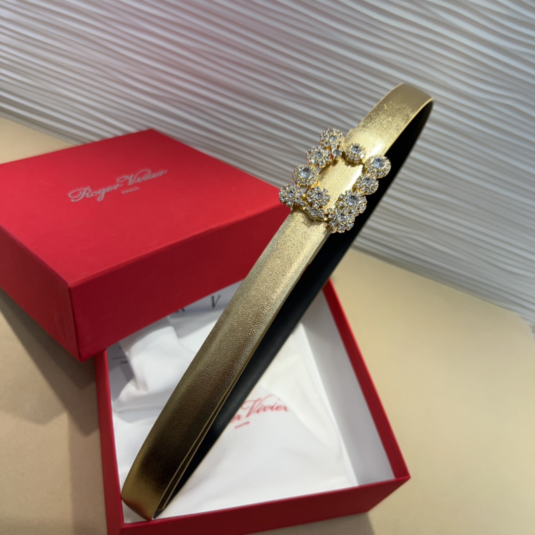 Flower Strass花钻腰带以雅致头层牛皮制成 Flower Strass 花钻腰带 腰带宽度