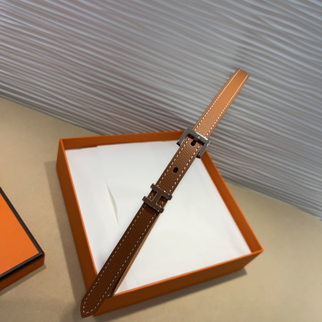 爱马仕(Hermès)女士腰带 小牛皮 镀钯搭扣 1.5cm宽 牛皮女式细款皮带 腰带 裙带