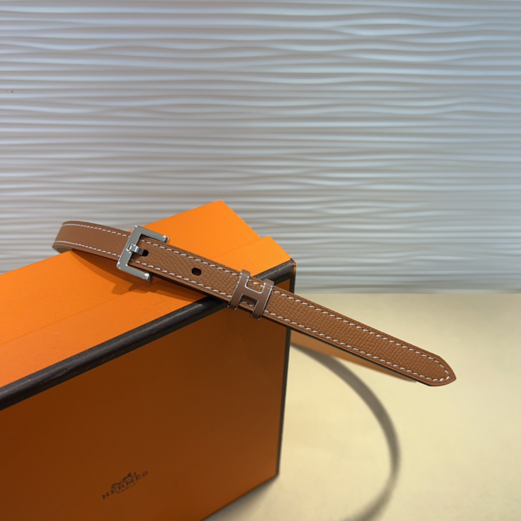 爱马仕(Hermès)女士腰带 小牛皮 镀钯搭扣 1.5cm宽 牛皮女式细款皮带 腰带 裙带