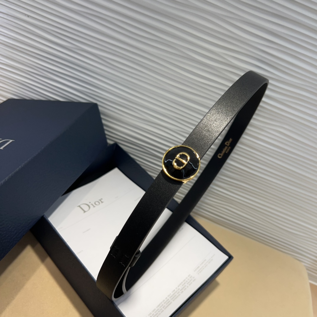 光滑围巾皮革与树脂珍珠“Pearl-D（珍珠-D）”腰带