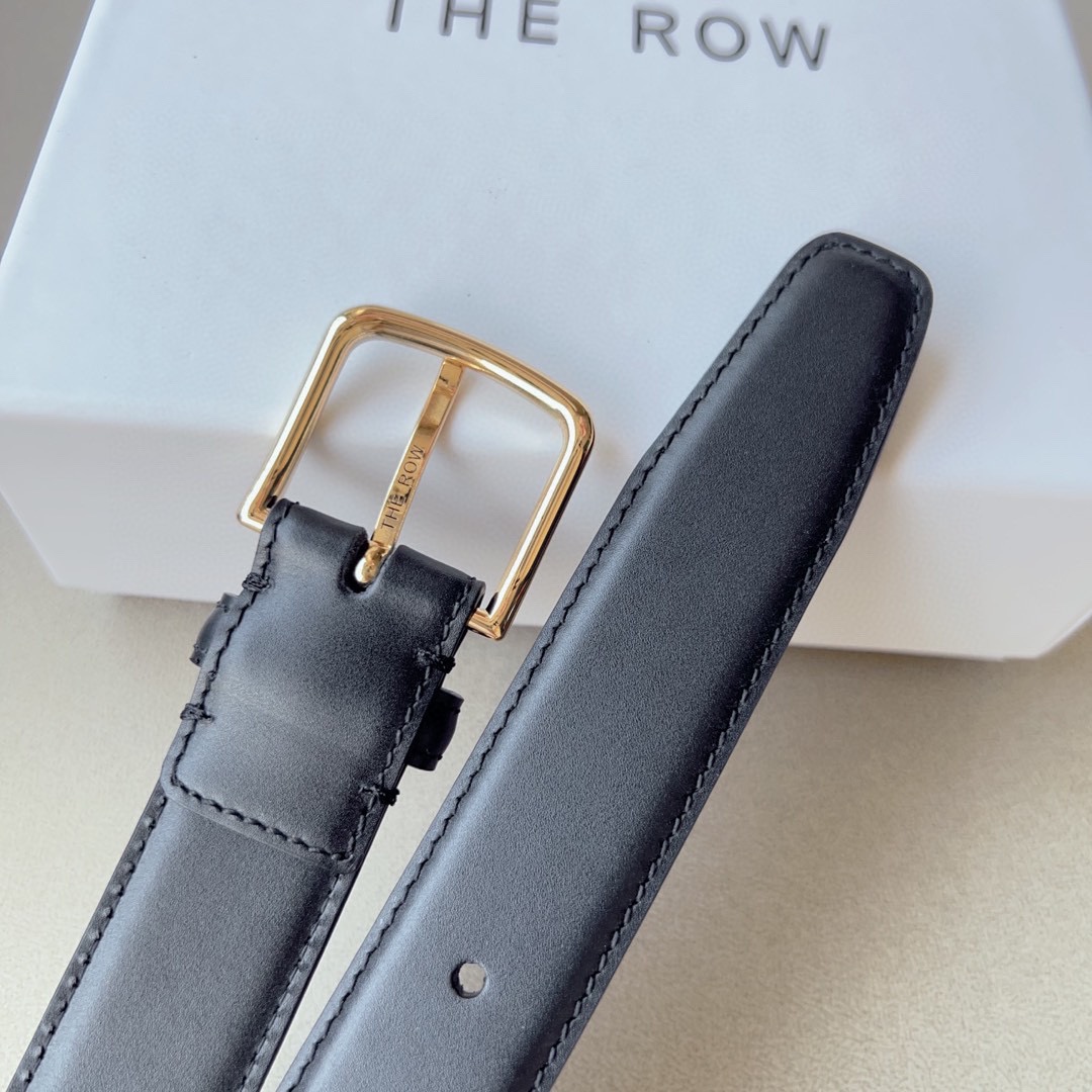 THE ROW该品牌的设计灵感源自他们对波西米亚风格