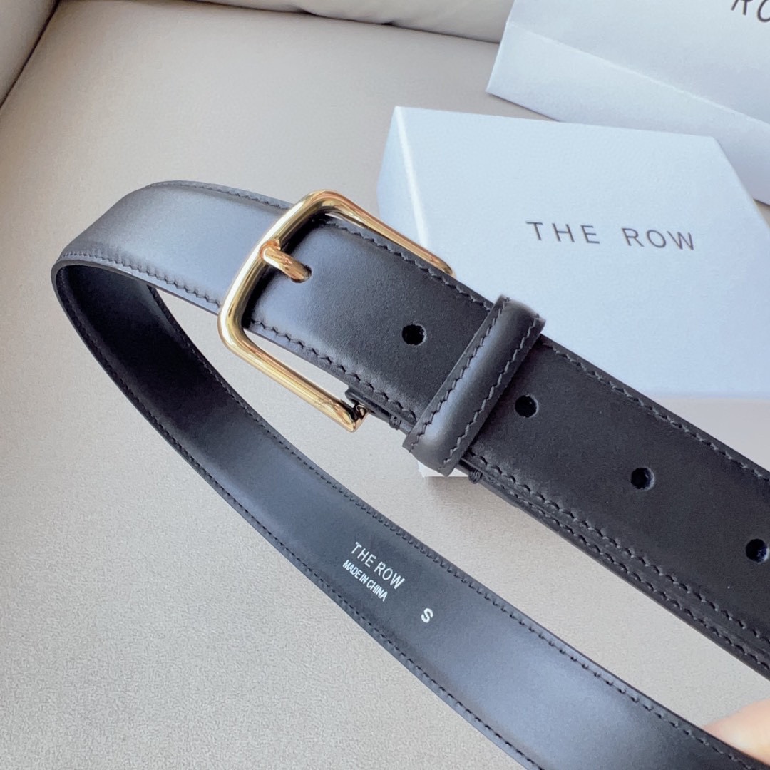 THE ROW该品牌的设计灵感源自他们对波西米亚风格