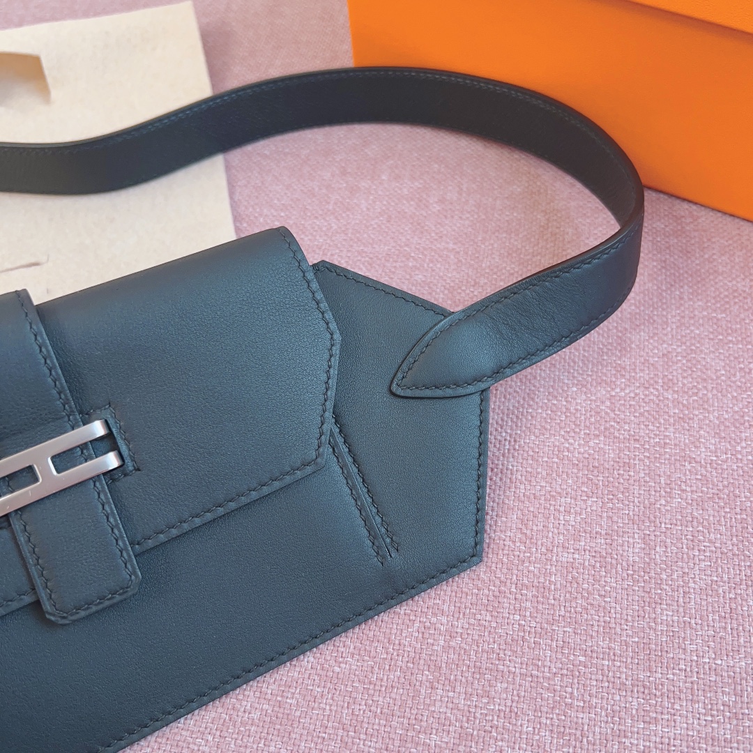  全新爱马仕 Hermes Elan Pocket 24 belt 秋冬新款小腰包，Swift小牛皮腰带