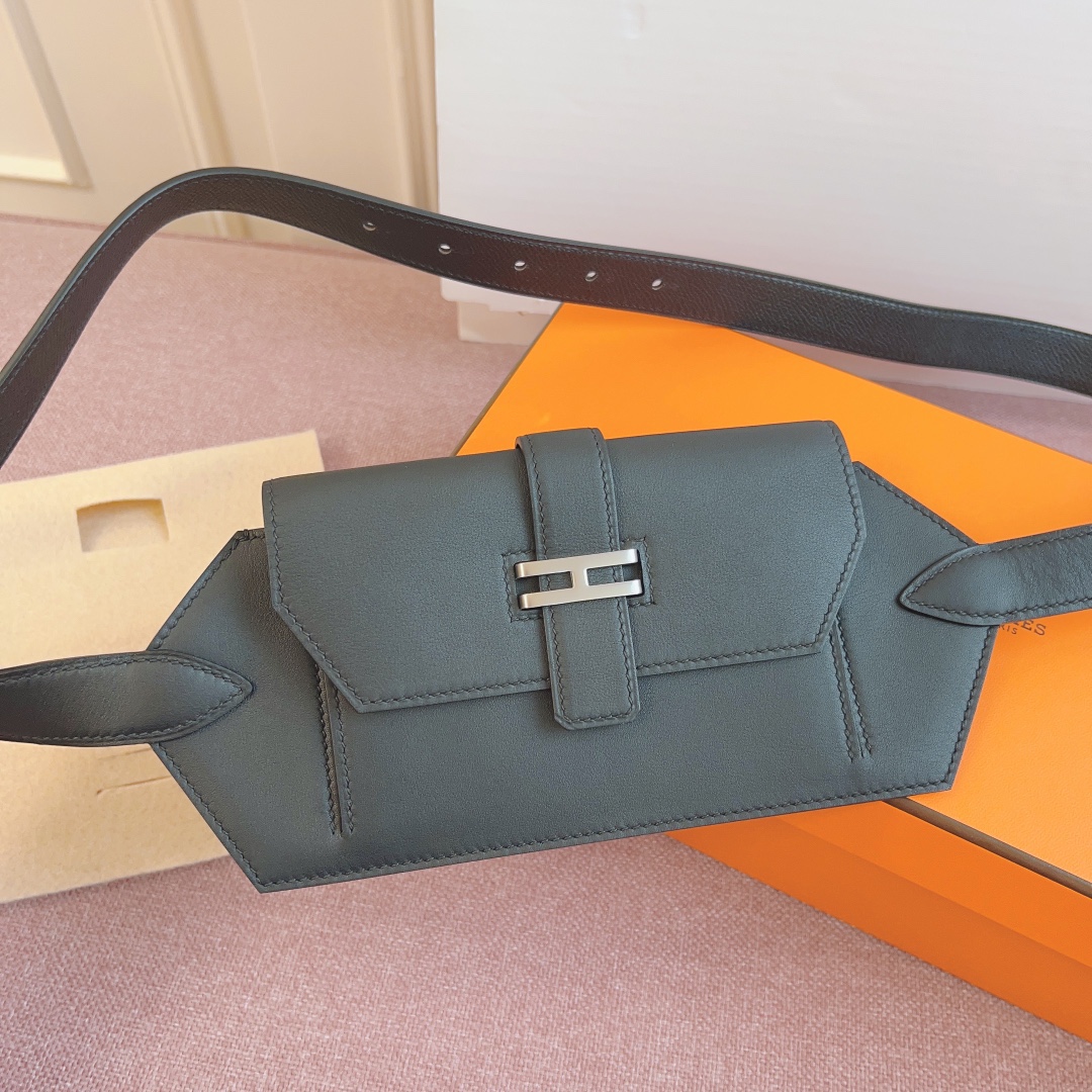  全新爱马仕 Hermes Elan Pocket 24 belt 秋冬新款小腰包，Swift小牛皮腰带