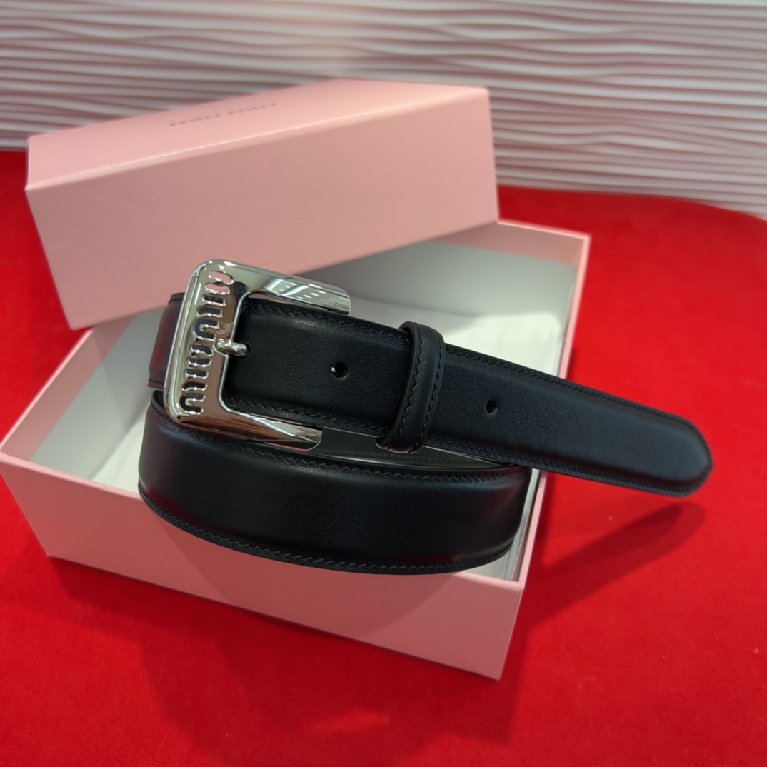 小牛头层腰带 荧光白纤细版型3.0Cm