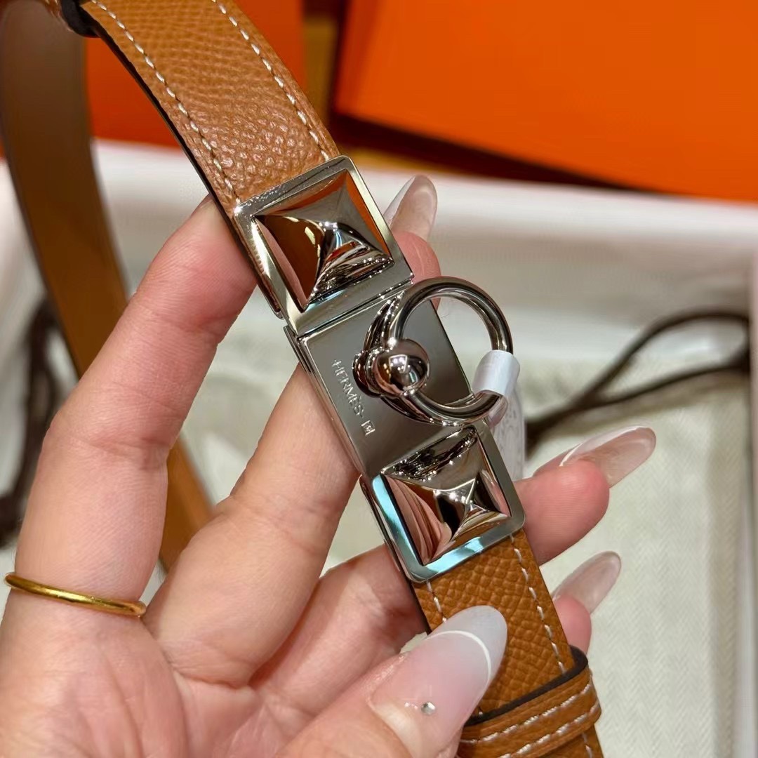 Hermès Kelly/CDC Women's Belt: Adjustable Epsom Leather with Gold-Plated Buckle 3 i1746632472 2970 0