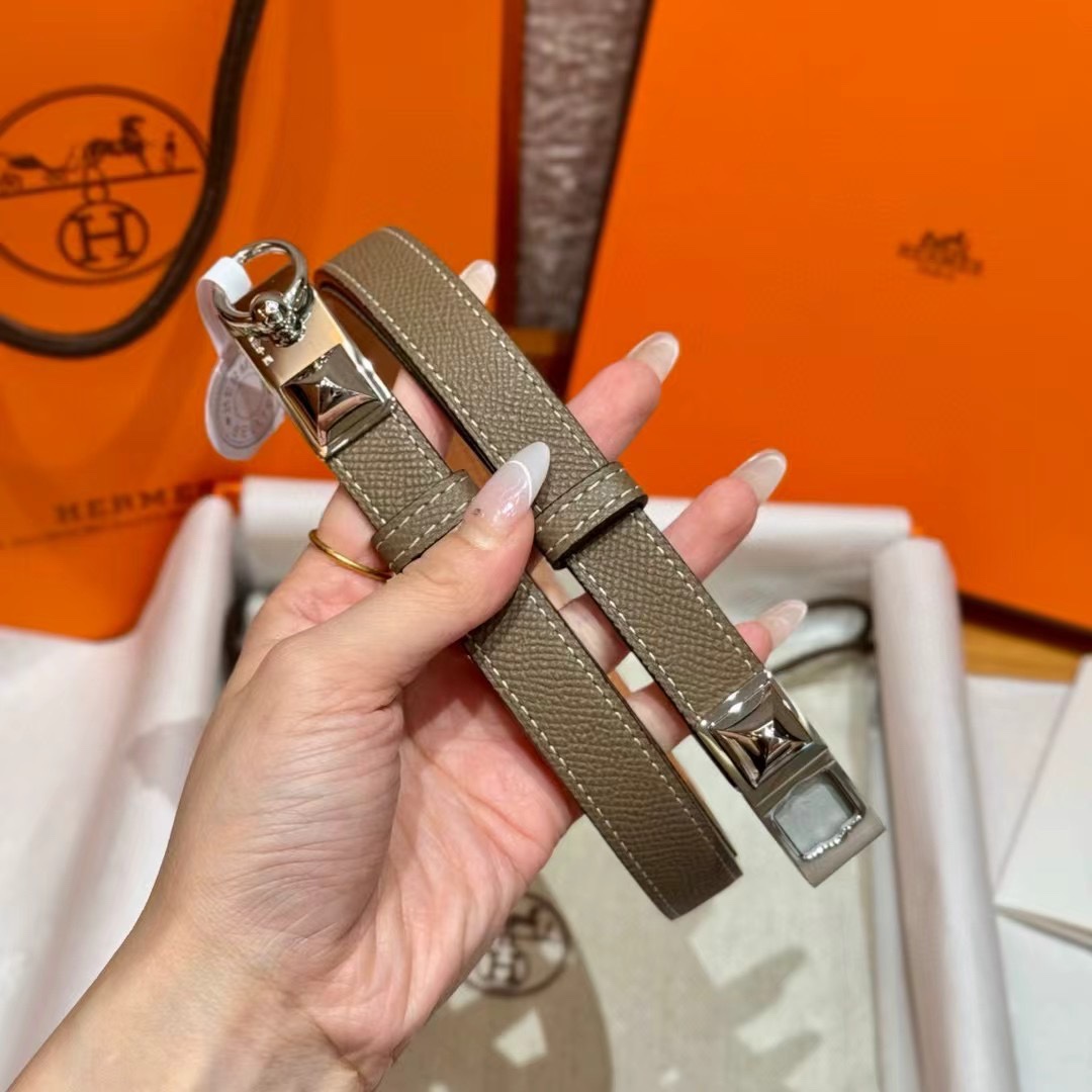 Hermes Women's Kelly Belt - Epsom Leather with Gold-Plated Buckle 2 i1746632505 1593 5