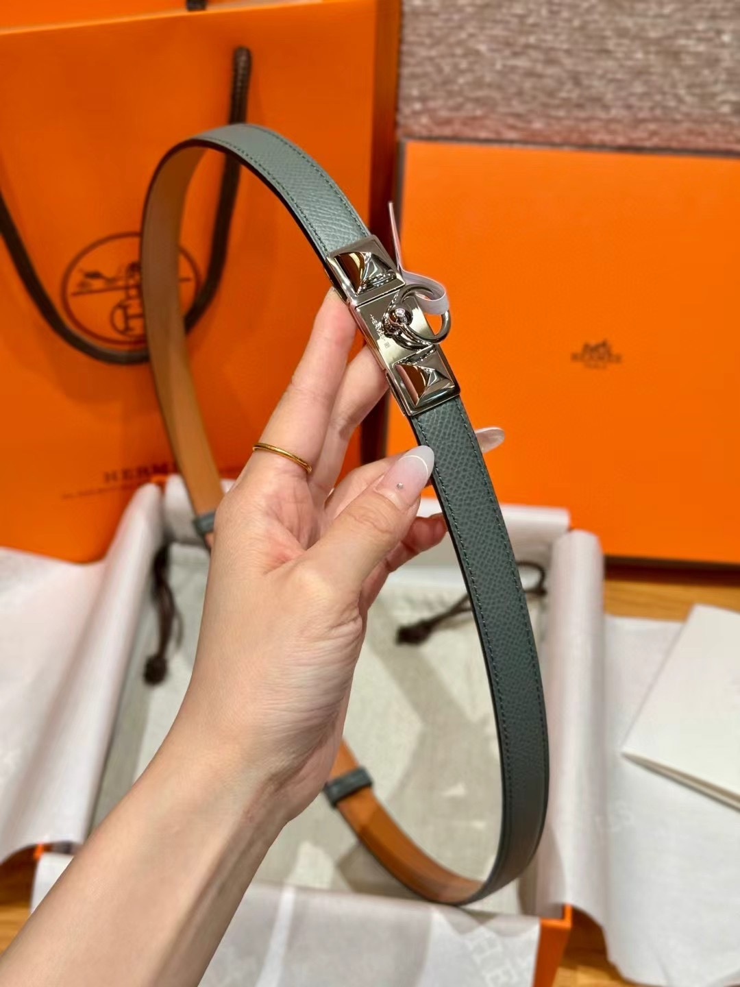 Hermès Women's Kelly Buckle Epsom Leather Belt, Adjustable 60-100cm 4 i1746632566 2878 2