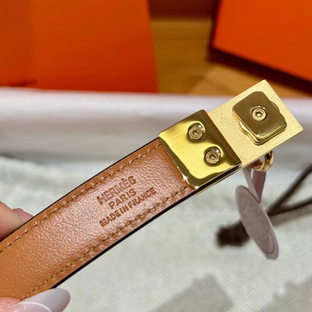 Hermès Kelly CDC Belt - Epsom Leather, Gold Hardware, Adjustable Fit 4 i1746632591 7 3