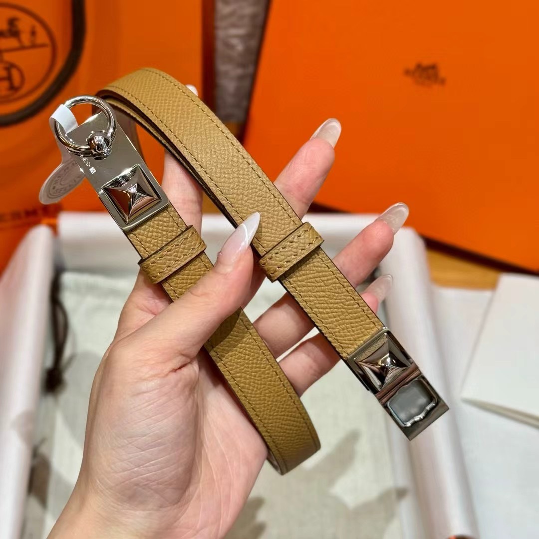 Hermès Kelly Belt: Adjustable Epsom Leather with Gold-Plated Buckle 7 i1746632607 9038 4