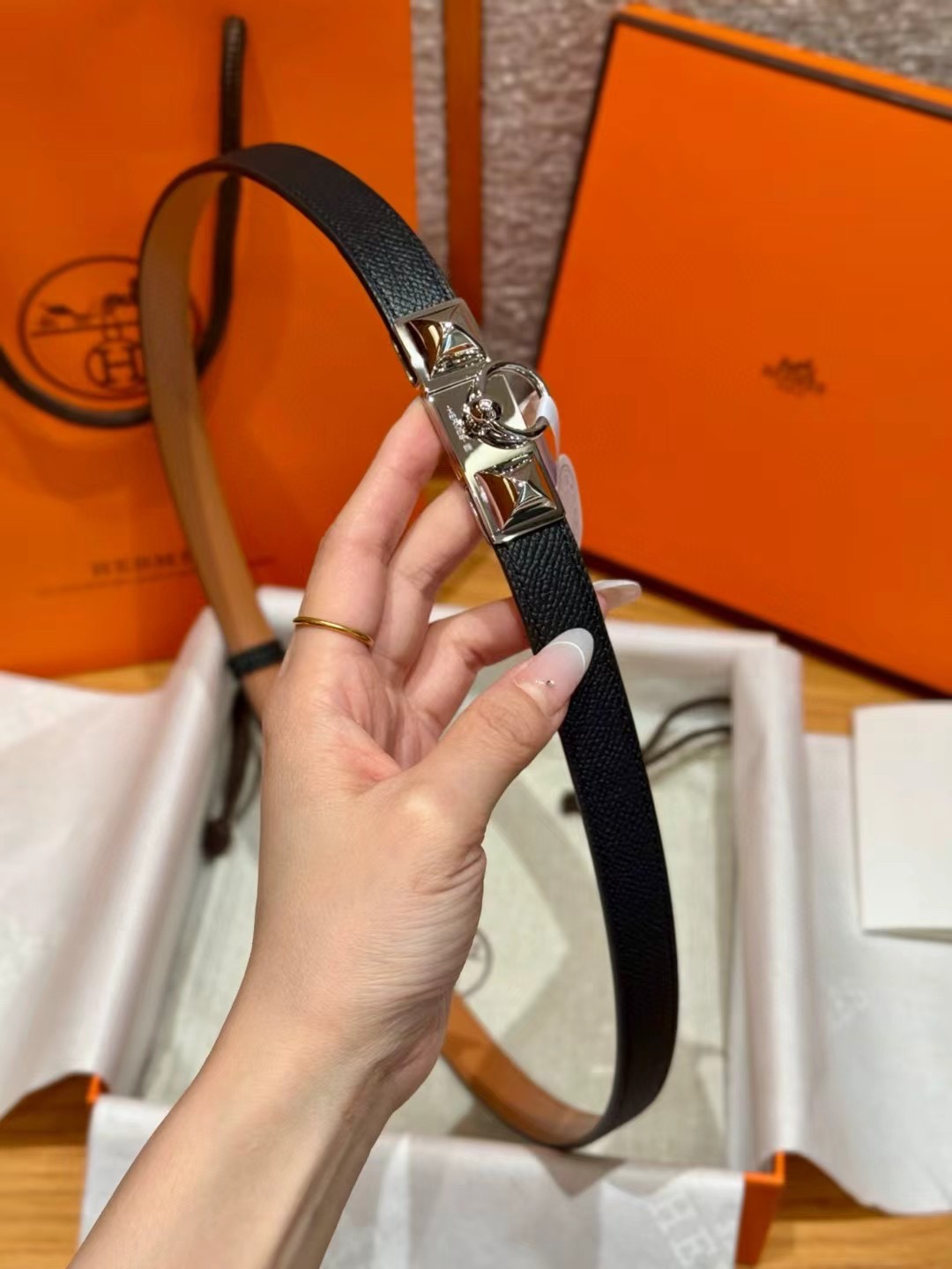 Hermès Women's Kelly CDC Belt - Adjustable Epsom Leather with Gold Hardware 4 i1746632655 2937 8