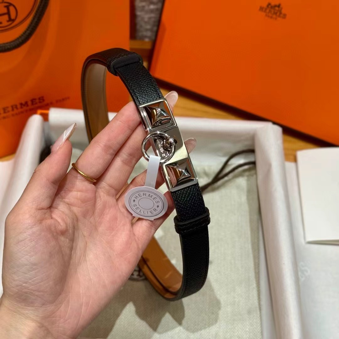 Hermès Women's Kelly CDC Belt - Adjustable Epsom Leather with Gold Hardware 1 i1746632655 4154 3