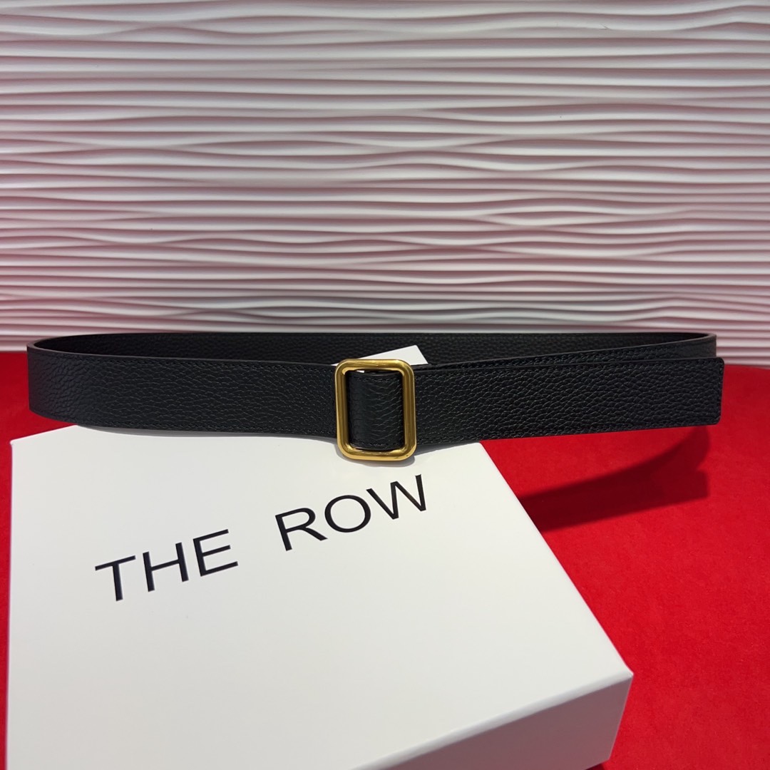  THE ROW该品牌的设计灵感源自他们对波西米亚风格以及精美奢华风的喜爱。在这个冬天，用一条腰带提升身