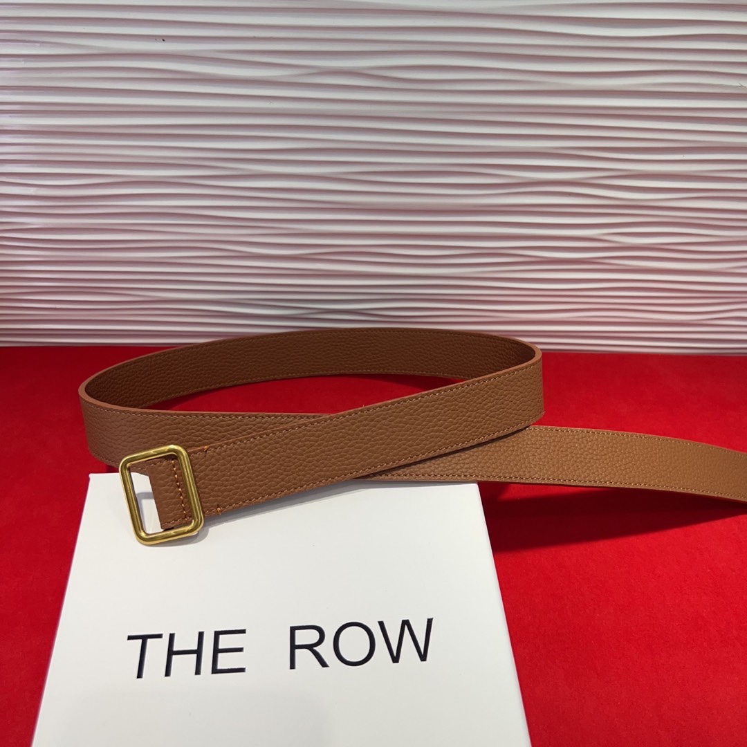  THE ROW该品牌的设计灵感源自他们对波西米亚风格以及精美奢华风的喜爱。在这个冬天，用一条腰带提升身