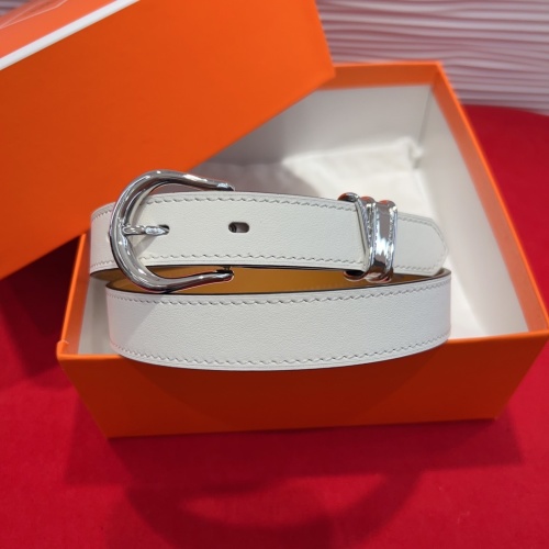 Elegant White Leather Belt with Silver Buckle, 2.4cm Width 1 Elegant White Leather Belt with Silver Buckle, 2.4cm Width