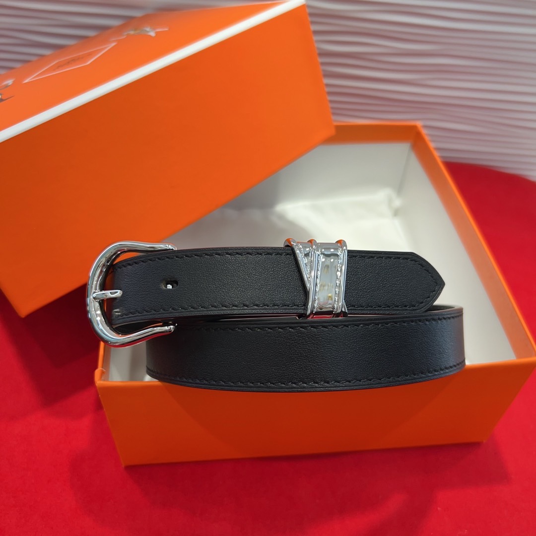 Hermès Black Leather Belt with Silver Buckle, 2.4cm Width