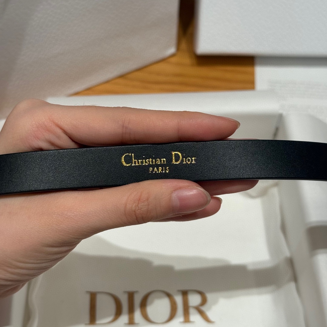 迪家新款女士腰带 这款30 Montaigne Treasure腰带是2025秋季成衣系列全新单品