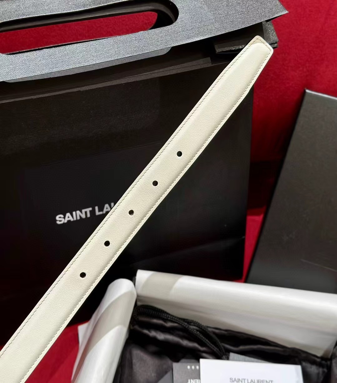 士腰带 原厂正品级别 时尚 简约 经典的YSL五金扣头 宽度2.5cm时尚高端腰带 双面头层小牛皮软腰带-Chinese UA Cheap High Quatity Brand Clothes Bags handbags Sneakers wholesale wholesaler seller from China Factory suppliers Fashion Clothing Shoes best Quality Beautiful Price 士腰带 原厂正品级别 时尚 简约 经典的YSL五金扣头 宽度2.5cm时尚高端腰带 双面头层小牛皮软腰带